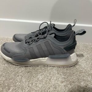 Women’s’ Adidas NMD V3 size 8